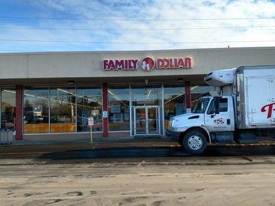 Mill Road Shopping Center: 6406-6450 N 76th St, Milwaukee, WI 53223